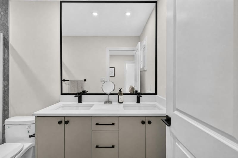 Bathroom vanity